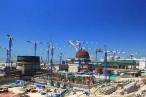 華龍一號全球首堆預應力工程張拉平臺順利到場