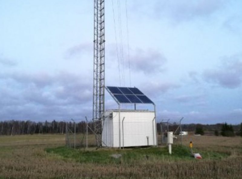 AJ電源為T(mén)ele2基站提供太陽(yáng)能電池板