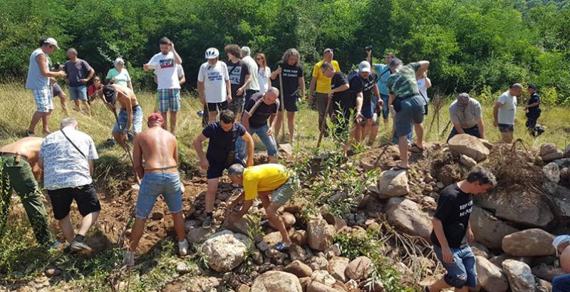 公民倡議組織抗議皮羅特反對在保護(hù)區(qū)建設(shè)小型水電站