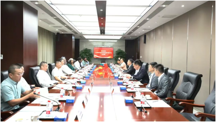 中國(guó)重機(jī)副總經(jīng)理徐佳會(huì)見喀麥隆BOCOM集團(tuán)主席并簽署合作框架協(xié)議