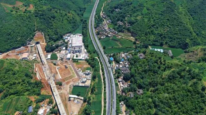 設(shè)計(jì)時(shí)速350公里！中國渝昆高鐵建設(shè)取得重大突破