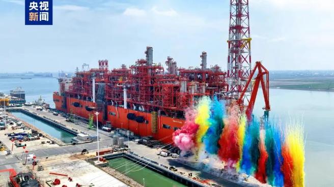 我國(guó)自主建造的新型海上浮式液化天然氣生產(chǎn)裝置“NGUYA FLNG”正式啟航