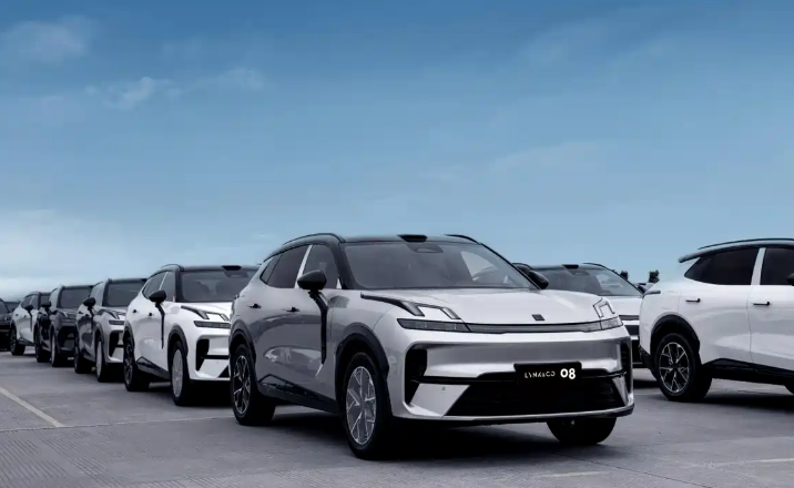 領克08 EM-P實現(xiàn)首批萬臺交付目標