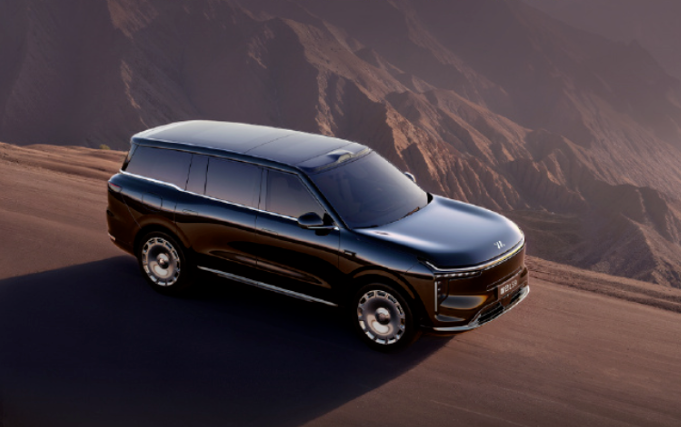 上汽集團旗下高端品牌智己全新輔助駕駛系統(tǒng)發(fā)布，旗艦SUV LS9上市